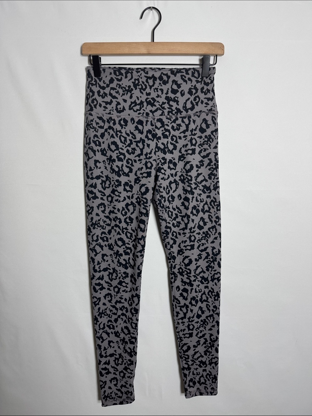 WAP95 {Balance Collection} Black Gray Cheetah Animal Print Yoga Leggings Pants